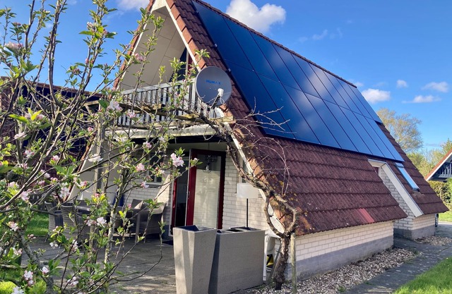 Holiday Home de Druif 6p with a nice terrace near lake Lauwersmeer