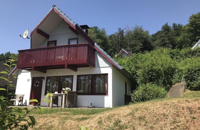 Holiday home in Reimboldshausen with balcony