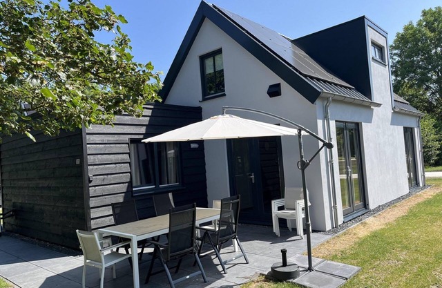 Holiday home Dirkshorn in Sint Maarten. Suitable for 6 people, 3 bedrooms.