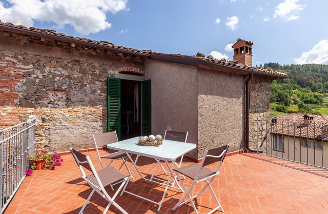 Holiday Home "Dolce Far Niente" with Mountain View, Garden & Wi-Fi