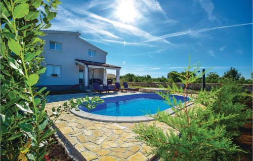 Holiday Home Drinovci With A Fireplace 444