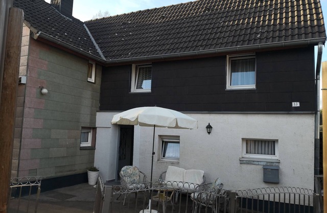 Holiday Home 'Eifels Herzhaus' with Shared Terrace and Wi-Fi