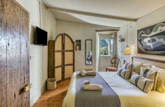 Holiday Home 'El Castell De Segueró' with Mountain View, Wi-Fi and Air Conditioning