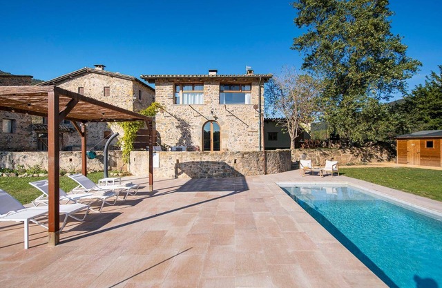 Holiday Home 'El Graner' with Mountain Views, Private Pool and Wi-Fi