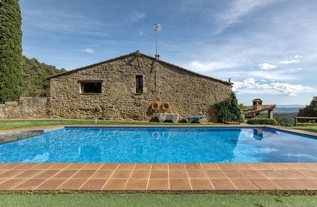 Holiday Home 'El Paller 2 De Can Soler' with Mountain Views, Shared Pool and Wi-Fi