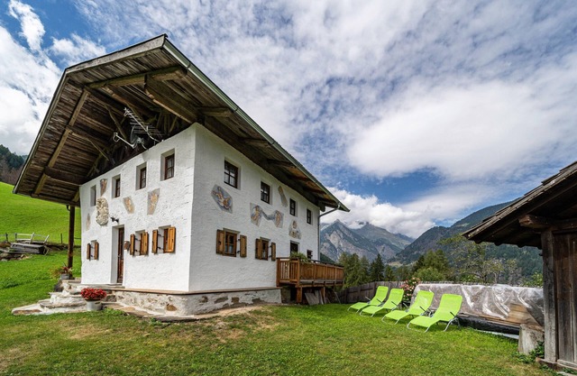 Holiday Home "Engele" with Mountain View, Private Garden & Wi-Fi