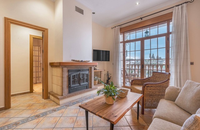 Holiday Home 'León' with Private Terrace, Wi-Fi and Air Conditioning