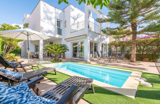 Holiday Home "Villa Mar - Can Bujosa" on the Beach