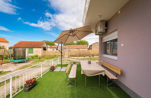 Holiday Home Eva with Jacuzzi - Pet Friendly