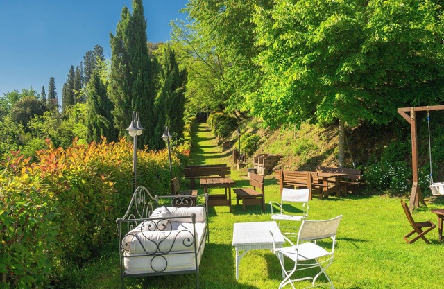 Holiday home features with Italian garden and free Wifi