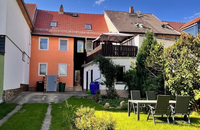Holiday Home 'Ferienhaus Junghanß Blankenhain' with Private Terrace, Private Garden and Wi-Fi