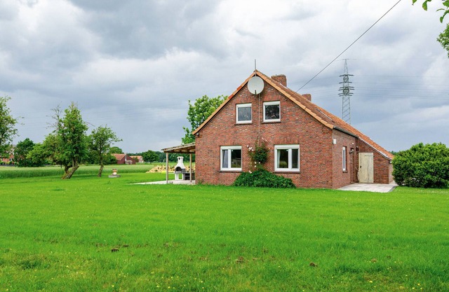 Holiday Home 'Ferienhaus Lüttje Dörp' with Private Terrace, Private Garden and Wi-Fi