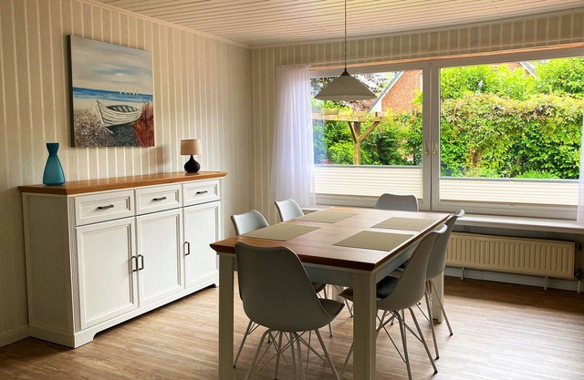 Holiday Home 'Ferienhaus Emeis' with Terrace, Garden and Wi-Fi