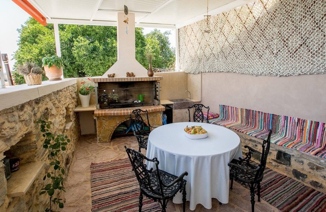 Holiday Home 'Filanthi's Retreat In Mani's Nature' with Sea View & Wi-Fi
