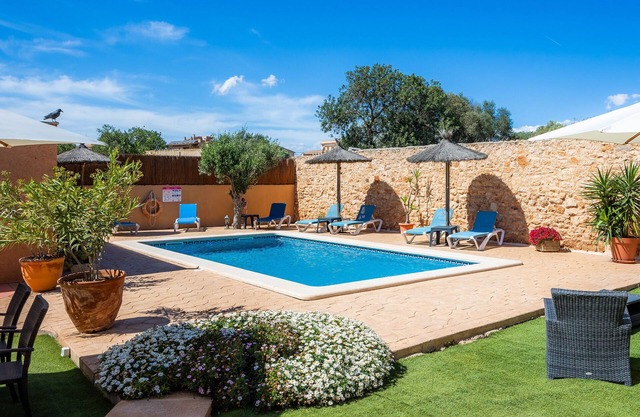 Holiday Home 'Finca Maria' with Private Pool, Wi-Fi and Air Conditioning