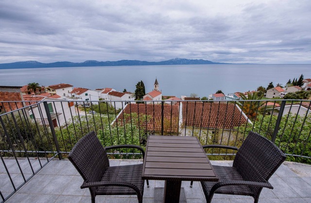 Holiday home for 10 guests with 120m² in Brist - Podaca (118575)