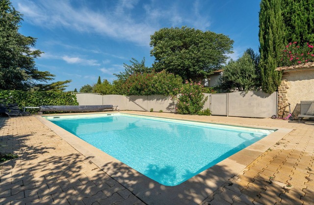Holiday Home 'Petit Gîte De Tante Berthe' with Mountain View, Shared Pool and Wi-Fi