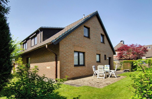 Holiday Home 'Gemütliches Ferienhaus Küstennähe' with Private Terrace, Private Garden and Wi-Fi