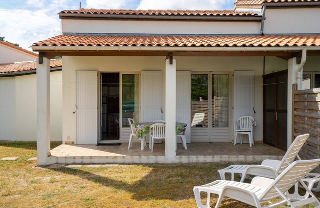 Holiday Home 'Grande Maison Les Mouettes' with Private Terrace and Garden