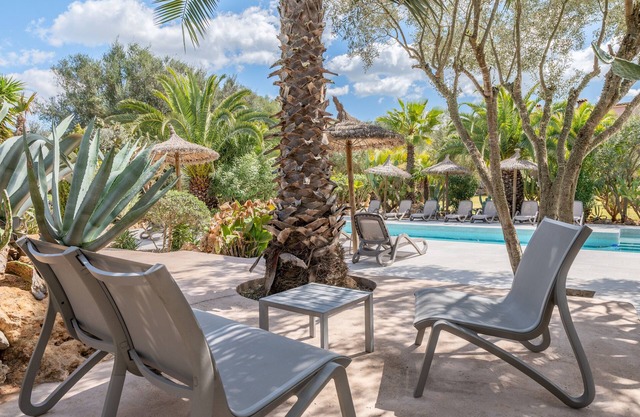 Holiday Home 'Groc' with Mountain View, Shared Pool and Wi-Fi