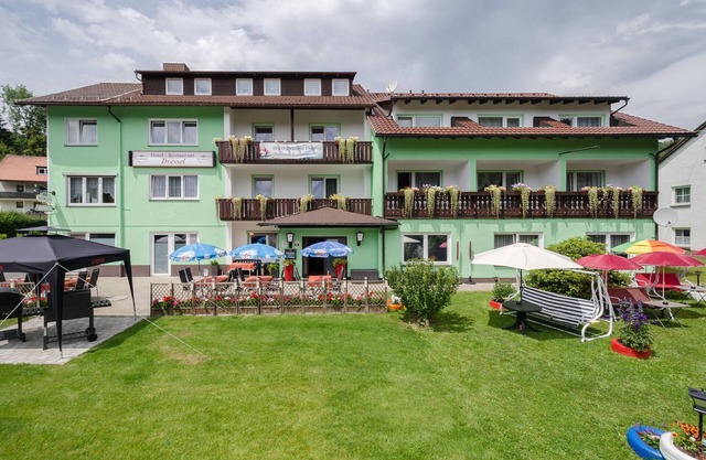 Holiday Home 'Gruppenferienhaus Dressel' with Mountain View, Shared Terrace and Wi-Fi