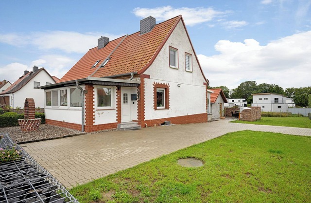 Holiday Home 'Haus Friede' with Private Terrace, Private Garden and Wi-Fi