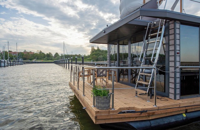 Holiday Home 'Hausboot Seeadler Stralsund' with Sea View, Private Terrace and a sauna