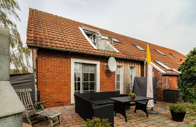 Holiday Home "Huus Ant Kornfeld Ground Floor" with Shared Garden and Wi-Fi