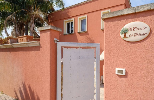 Holiday Home 'Il Carrubo Del Salento' with Private Terrace, Wi-Fi and Air Conditioning