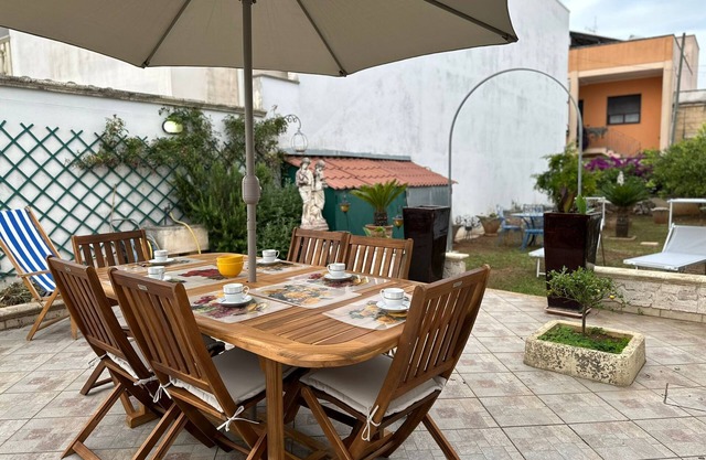 Holiday Home 'Il Giardino Di Violetta' with Private Garden and Air Conditioning