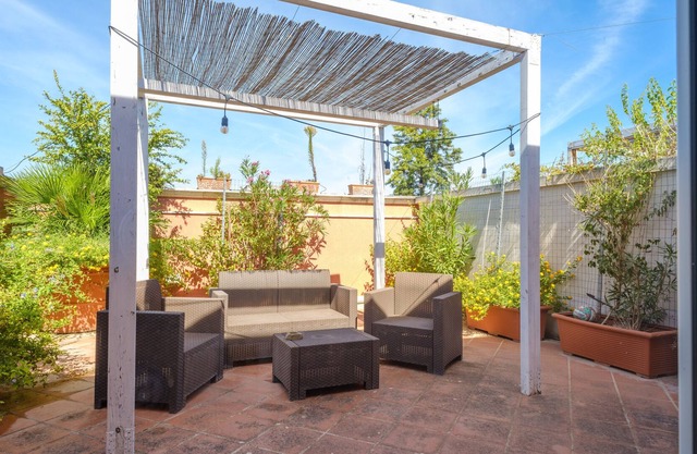 Holiday Home "Il Melograno" with Garden & Wi-Fi