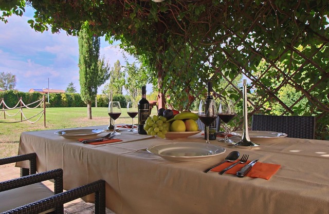 Holiday Home in Foligno with Pool & Garden