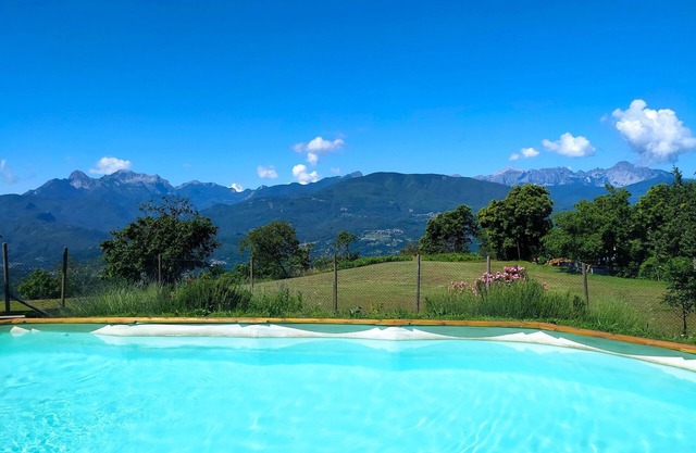 Holiday Home in Garfagnana private gated pool, WIFI, stunning mountain views
