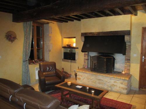 Holiday Home in Isenay near Lake and Forest, cleaning included
