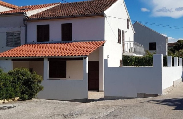 Holiday Home in Milna with Terrace, Air condition, WIFI, Washing machine (5123-1)