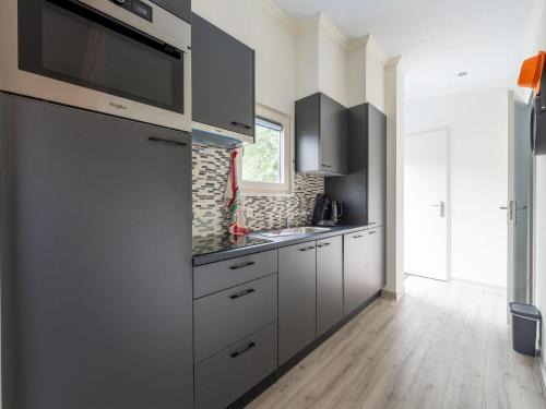 Holiday Home in Molenschot near Nature Reserves, cleaning included