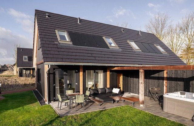Holiday Home in Nieuwvliet-Bad near Beach