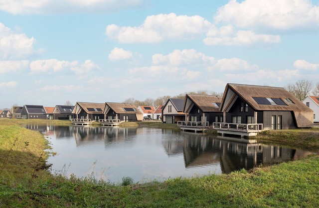 Holiday Home in Nieuwvliet-Bad near Beach