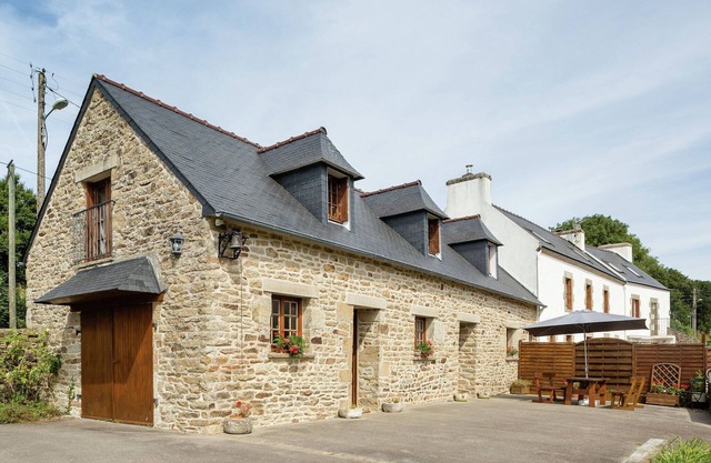 Holiday Home in Pont-Croix near Beaches