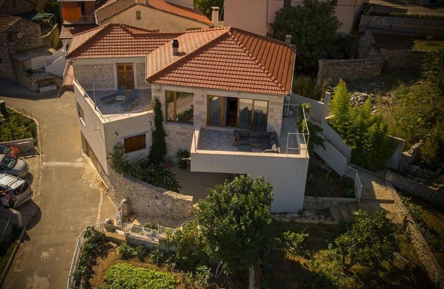 Holiday home in Svirče - island Hvar