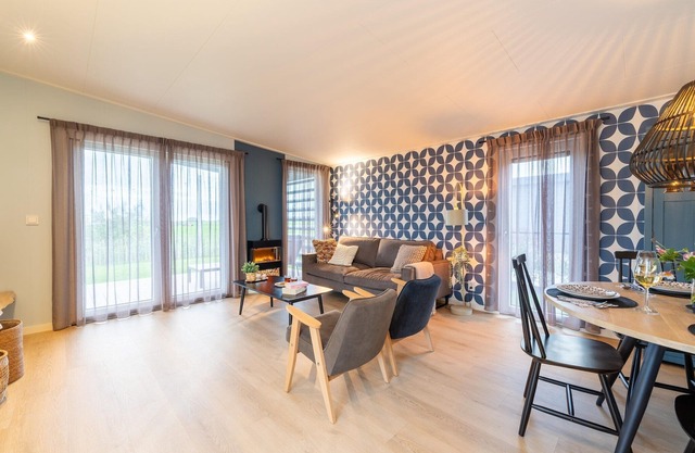 Holiday home in 't Groene Hart on the water