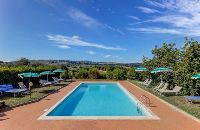Holiday Home in Tuscany With Pool & Vineyards