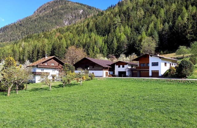 Holiday home in Tyrol at 1000 m above sea level with garden and barbecue - Haus Alfred Grall