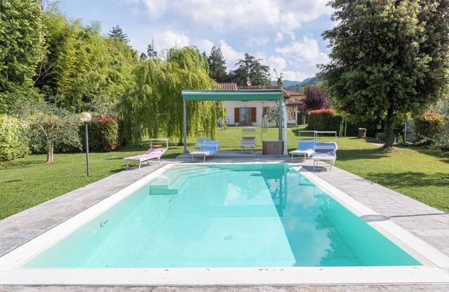 Holiday Home 'Villa Moderna Resort' with Private Pool, Wi-Fi and Air Conditioning