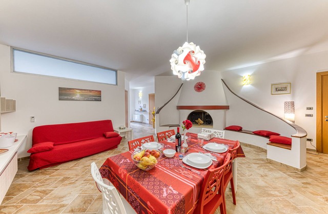 Holiday Home 'Appartamento In Villa' with Private Terrace, Wi-Fi and Air Conditioning