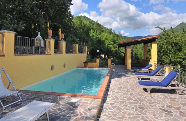 Holiday home with panoramic views and pool