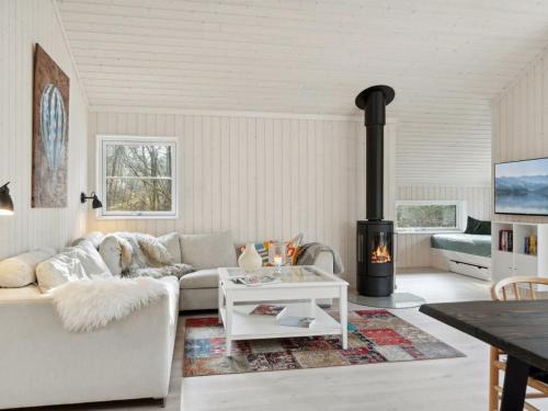 Holiday Home Jonnhild - 450m from the sea by Interhome