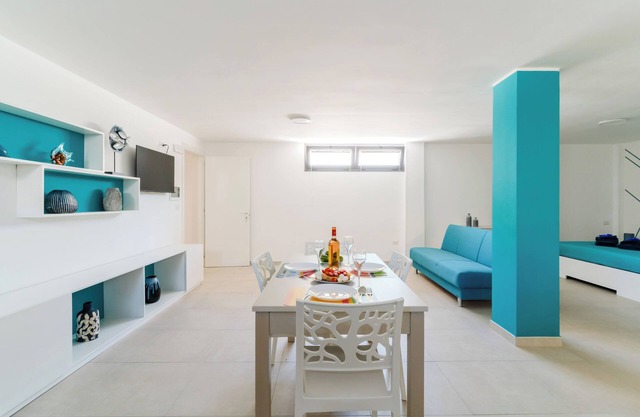 Holiday Home 'Jox House 103' with Shared Pool, Wi-Fi and Air Conditioning