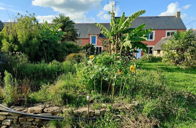 Holiday Home 'Ker Glaz - Longère De Charme' with Private Terrace, Private Garden and Wi-Fi