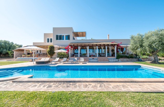 Holiday Home 'Korema' with Sea View, Private Pool and Wi-Fi